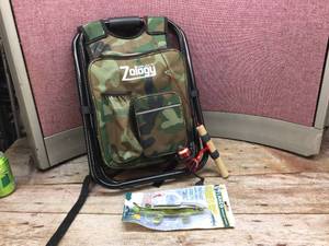 lot 224 image: Ice Fishing Backpack Seat - Spear Decoy - Microlite RodReel