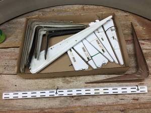 lot 244 image: Shelf Brackets