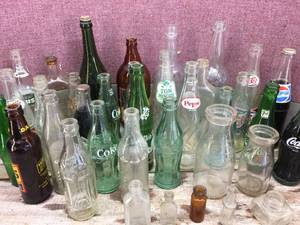 lot 268 image: Nifty Antique Bottle Collection - Coke - Grain Belt - Others