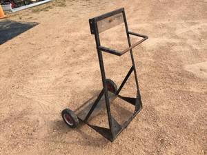lot 375 image: Outboard Motor Stand