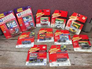 lot 281 image: Vintage Johnny Lightning - Classic Gold - Others - on Cards