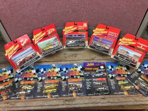 lot 282 image: Vintage Johnny Lightning Racing Machines - American Flashbacks