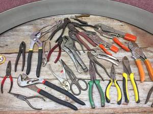lot 289 image: Group Pliers - Cutters - Grips - Adjustable Pliers