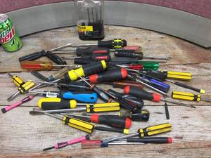 lot 335 image: Group Screwdrivers - Mostly FlatPhillips