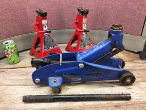 lot 356 image: Handy Power Torque - Hydraulic Jack with Jack Stands
