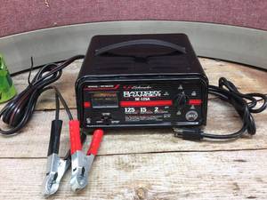 lot 361 image: Schumacher SE-125A Battery Charger - Very Nice