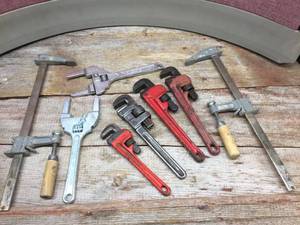 lot 371 image: Pipe Clamps - Bar Clamps - Funky Wrenches