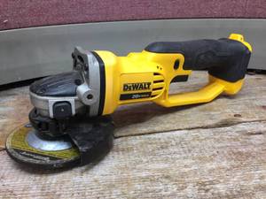 lot 103 image: Dewalt 20V Max DCG412 Cordless 4 12 Grinder