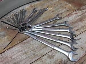 lot 107 image: Nice Craftsman 16 Pc Sequential SAE Combination Wrenches