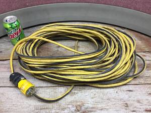 lot 118 image: Heavier 14 AWG Extension Cord - 100 Ft - Tested