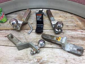 lot 140 image: (5) 1 14 Trailer Hitches - Curt - Reese - Rigid