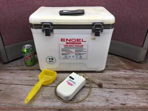 lot 154 image: Engel 19 Qt Live Bait Cooler - Includes Pump - Decent - Works