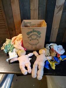 lot 16 image: Vintage Cabbage Patch Dolls with Clothes and Original Box