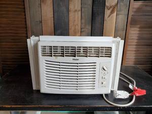 lot 47 image: Haier Air Conditioner  tested working