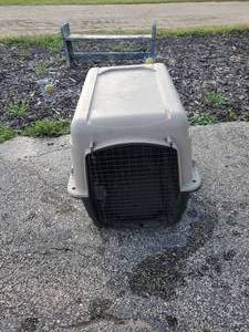 lot 84 image: Dog Kennel  Pet Carrier