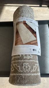 lot 14 image: Everest Runner Rug 30x96 Inch Oatmeal Ivory