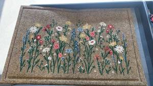lot 42 image: Flowered EntrywayOutdoor Rug 24 x 36 - crack on bottom of rubber