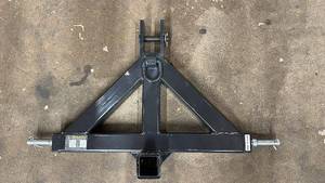 lot 110 image: 2025 Wolverine 3-Point Trailer Hitch Adapter TQH-26-01C