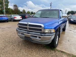 lot 10 image: 1997 Dodge Ram 1500