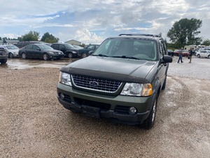 lot 18 image: 2003 Ford Explorer