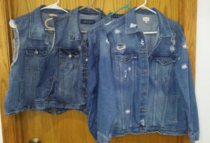lot 220 image: Ladies Denim Jackets (2) and Vest (2). Sizes Approx 3x, Xl and L.
