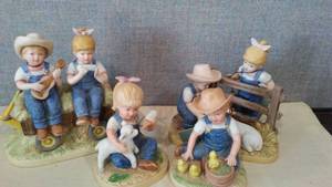 lot 235 image: Denim Days Collectibles By HOMCO Home Interiors (4) 1500, 1529, 8807. Loc CS2