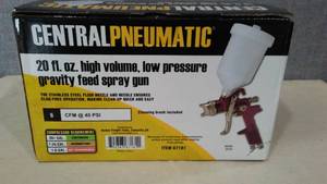 lot 239 image: NEW Central Pneumatic 20 oz. Gravity Feed Spray Gun.