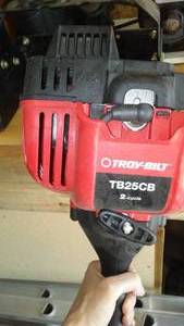 lot 219 image: Troy Bilt TB25CB gas string trimmer.