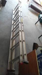 lot 257 image: Extension Ladder 16 ft.