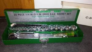 lot 279 image: NEW 22 pc. S.A.E. Socket Set