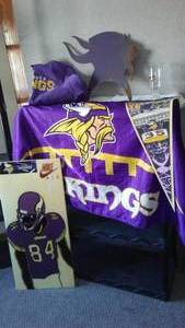 lot 303 image: Minnesota Vikings Decor.