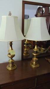 lot 7 image: Pair of Brass Lamps
