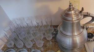 lot 45 image: 15- Crystal Champagne Flutes and Urn Sharped Ice Bucket