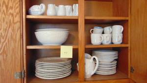 lot 47 image: Large Set of Gibson Dinnerware