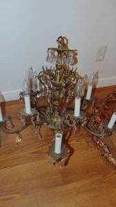lot 61 image: Vintage 10 Light Brass Chandlier with Prisms, 24 x 20 Total
