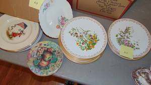 lot 67 image: Edward Marshall Boehm Plate Collection 12 Plates with 24Kt Border and Other Misc Plates