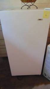 lot 92 image: Gibson Upright Freezer, 24 x 51.5 x 27