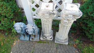 lot 104 image: 2- Garden Columns and 2 Lion Statues, As seen, not perfect
