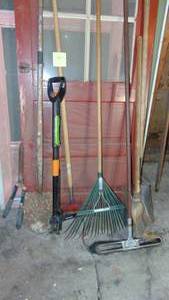 lot 110 image: Selection of Garden Tools