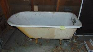 lot 114 image: 4.5 Ft Vintage Cast Iron Tub with Ball Feet
