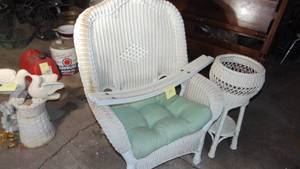 lot 118 image: New Plastic Rattan Rocker and Wicker Planter
