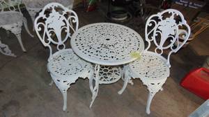 lot 123 image: 3 Pc Metal Patio Set, 2-Chairs and Table