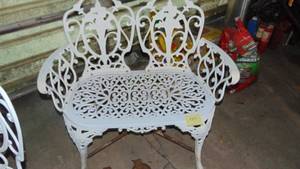 lot 125 image: Metal Garden Settee
