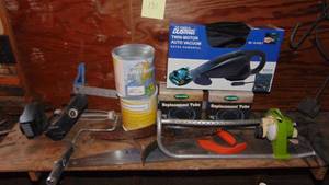 lot 131 image: Contents of Shelf