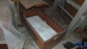 lot 137 image: Large Handcrafted Wood Cradle