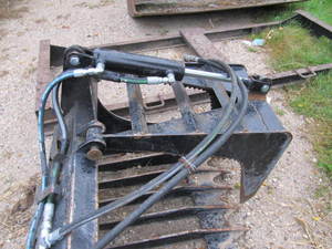 Skid Steer Grapple Bucket