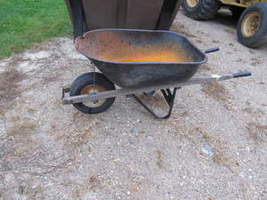 lot 7 image: Wheelbarrow
