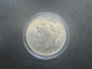 lot 8 image: 1922 Uncirculated Peace Dollar