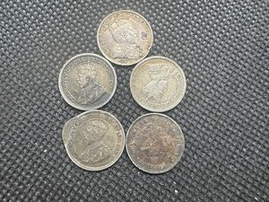 lot 29 image: Silver Canada Nickels