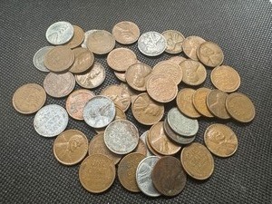 lot 35 image: 50 Mixed Wheat Cents